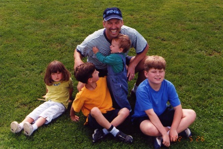 Mark Mahler with his 4 children